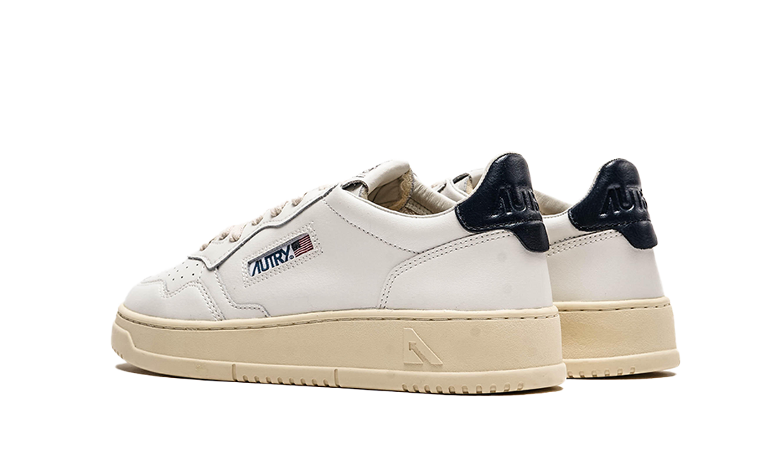 Autry Action Shoes Medalist Low "Space"