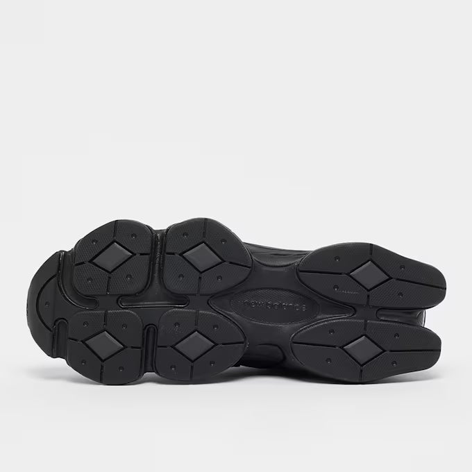 New Balance 9060 Triple Black